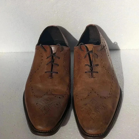 Johnston & Murphy Daley Leather Wing Tip Oxford - Picture 4 of 14